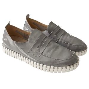 Isle Jacobsen Grey Faux Patent Penny Tulip Loafer EU 39 US 9